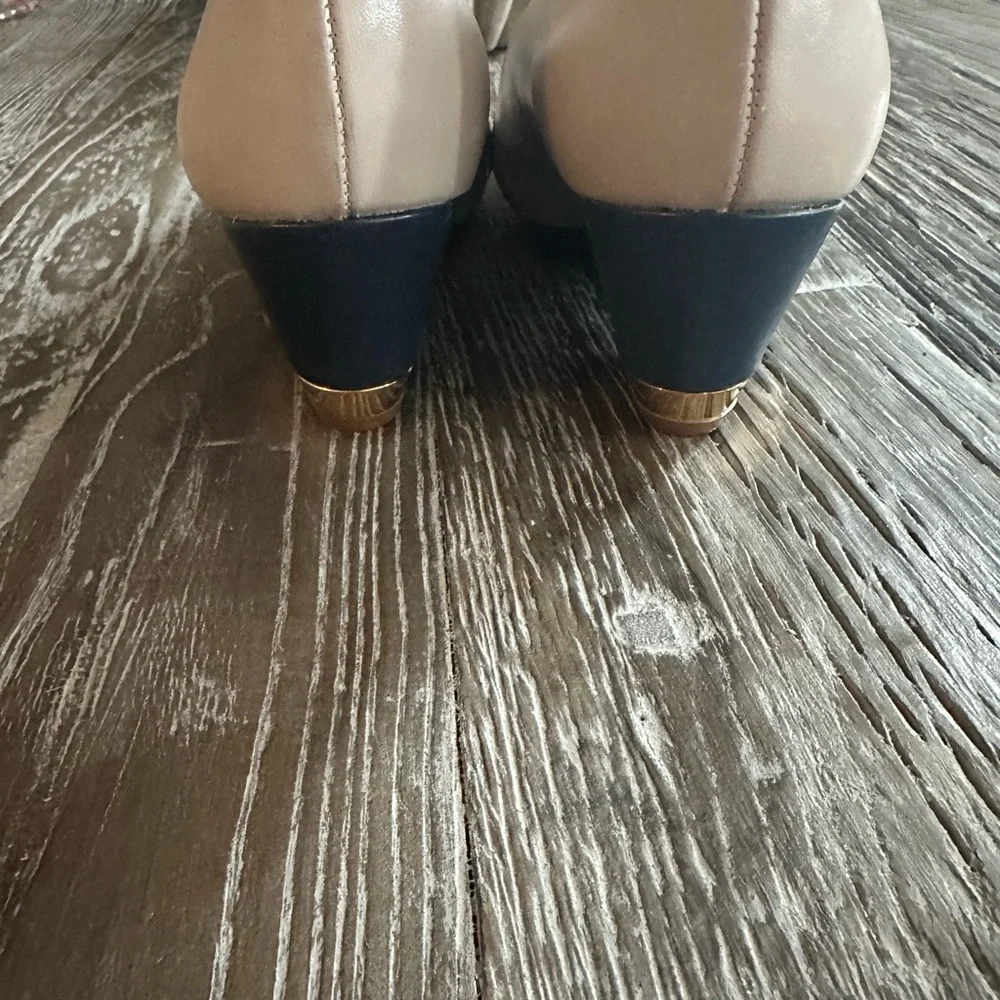 Tory Burch Blue and Cream Heels - Picture 4 of 5